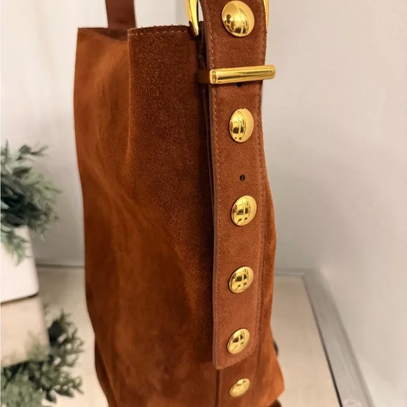 NWT Madewell Essentials Suede Bucket Bag with studded strap detail - Picture 2 of 5